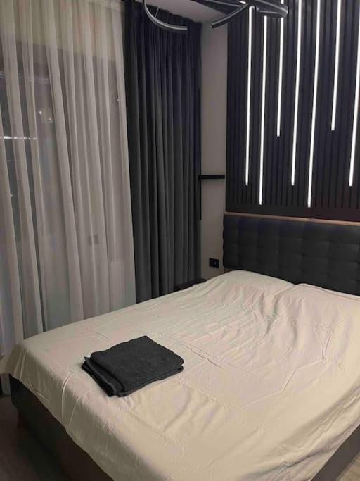 Ath Modern Homes - Luxury Apartment In The City Center Яш Екстериор снимка