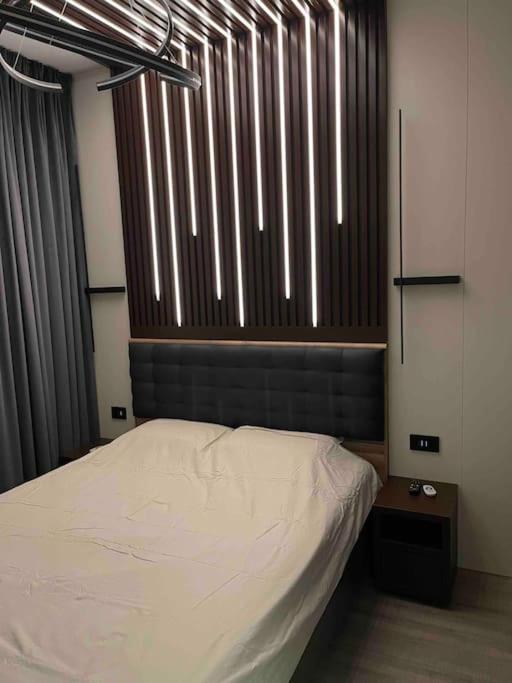 Ath Modern Homes - Luxury Apartment In The City Center Яш Екстериор снимка