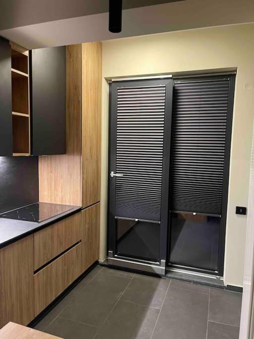 Ath Modern Homes - Luxury Apartment In The City Center Яш Екстериор снимка