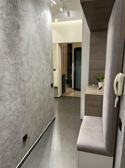 Ath Modern Homes - Luxury Apartment In The City Center Яш Екстериор снимка