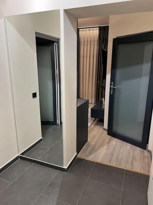 Ath Modern Homes - Luxury Apartment In The City Center Яш Екстериор снимка