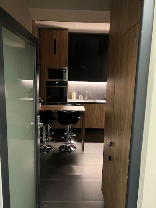Ath Modern Homes - Luxury Apartment In The City Center Яш Екстериор снимка