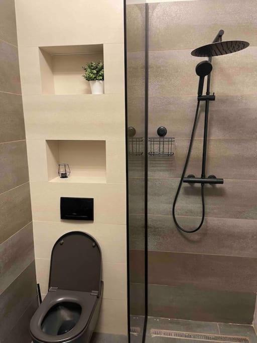 Ath Modern Homes - Luxury Apartment In The City Center Яш Екстериор снимка